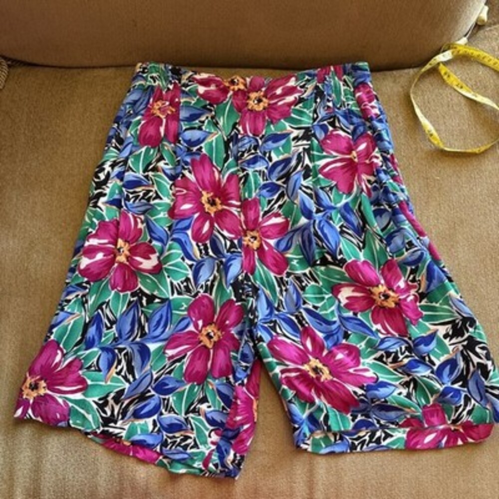 GUC Paris Blues Tropical High Waisted Shorts, 7 Inch Inseam, Juniors Size 11